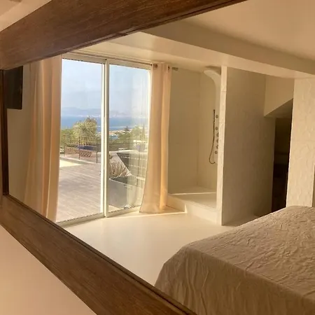 LES SUITES LOVE 3 SPA VUE MER PISCINe-2