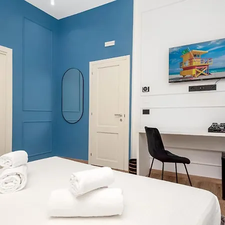 Nelli Rooms Via Biassa-2