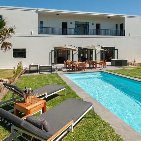 Glow Boutique Suites & Guesthouse-2