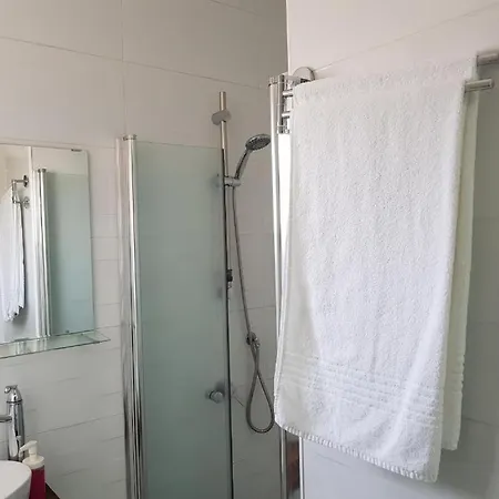 Airport Guest House-3