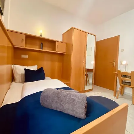 Hotel La Ferte-3