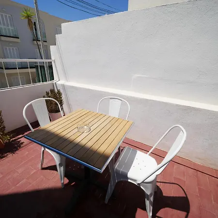Hostal Giramundo-3