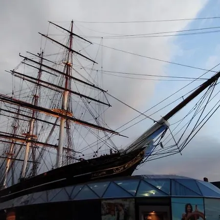 Birds Nest - Surrey Quays-2