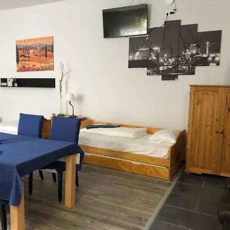 Harom Tarka Macska Apartmanok-2