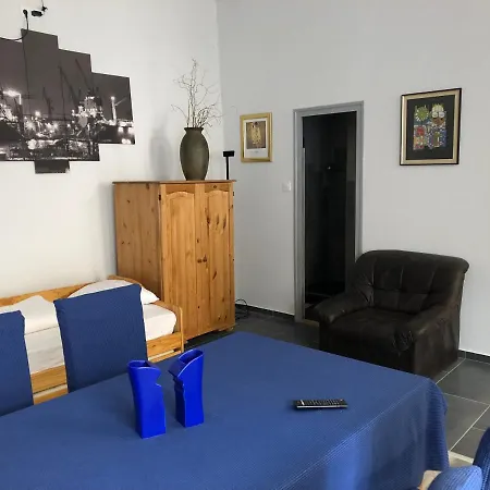 Három Tarka Macska Apartmanok-2