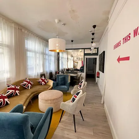 Pink Door Guesthouse-2