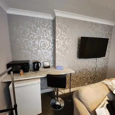 Fox Hollies Shared House-2
