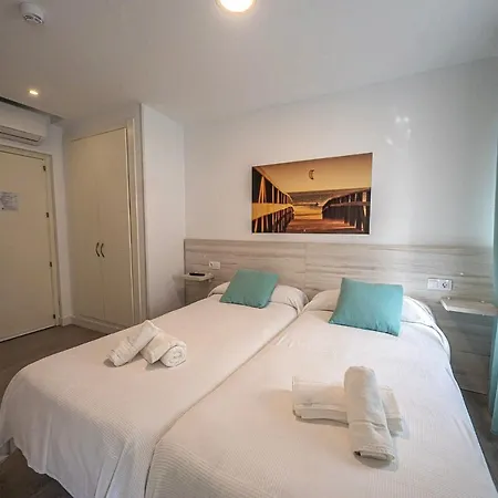 L'Boutique Tarifa Rooms-3