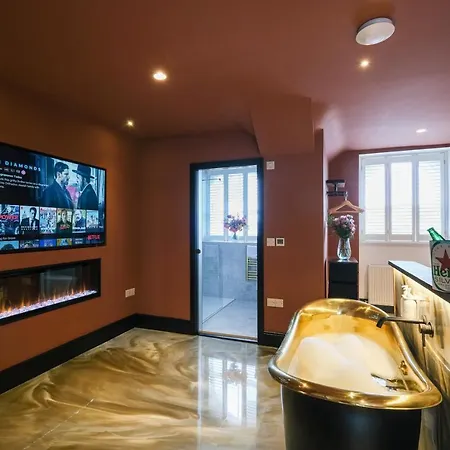 Craig Walk Suite-3