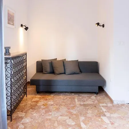 Elite Home-3