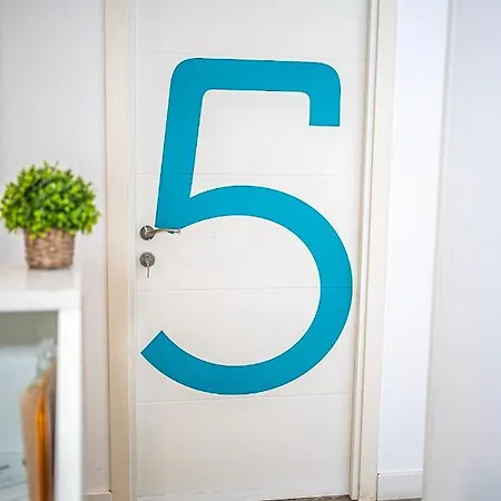L'Boutique Tarifa Rooms-2
