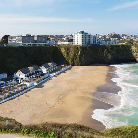 Styles & White Stays - Central Newquay-3