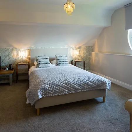 Sefton Court-3
