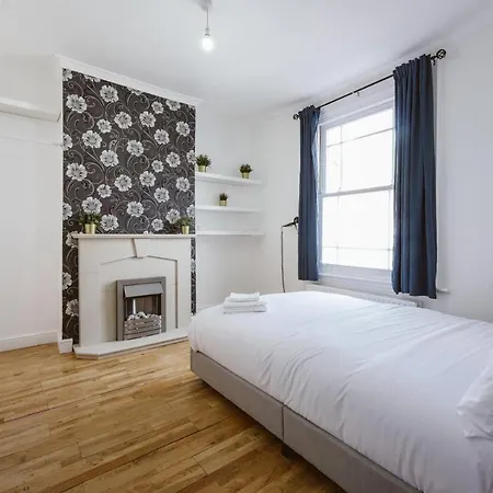Great Rooms In Stepney Green Station - 12-3