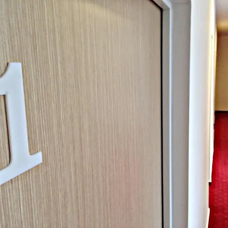 Red Carpet Rooms-2