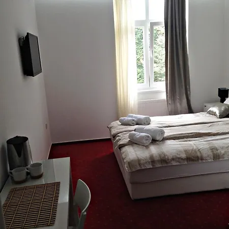 Red Carpet Rooms-3