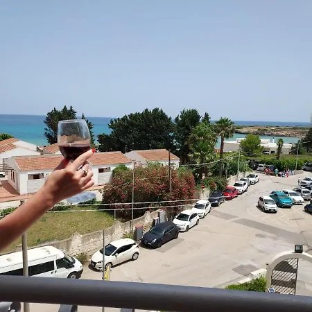 Arenella Beach Rooms-3