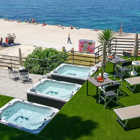 Via Mare Luxury Rooms-2