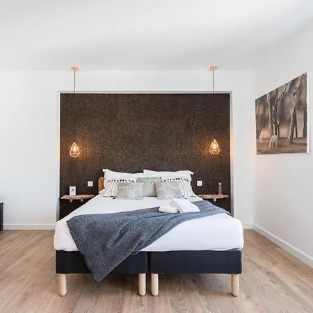 Lisbon Airport Suites-3
