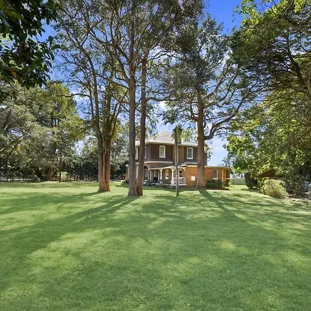 Mapleton Park Cottage-3