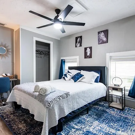 Suite Near Downtown Louisville, Ky - Suite IX-3