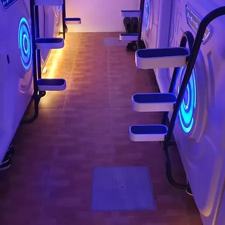 flor hostel capsules-2