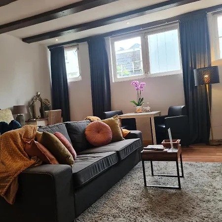 Crown Guesthouse Amsterdam-2