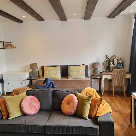 Crown Guesthouse Amsterdam-2