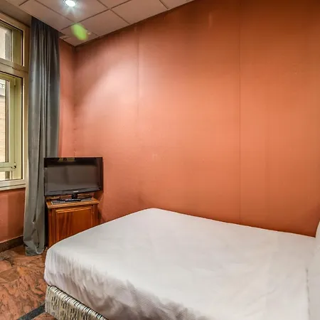 Castro Pretorio 64 Easy Rooms-2