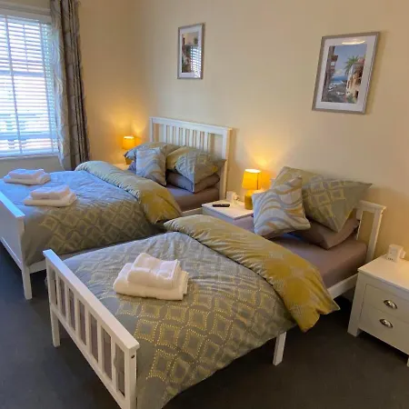 Brooklands Guest House-3