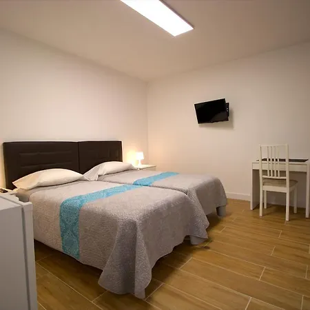 Las Palmas Smart Rooms-2