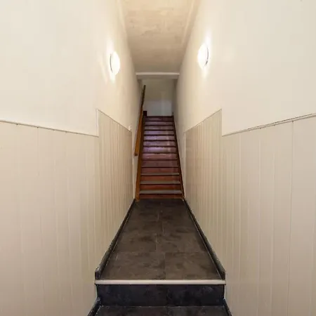 Engineer Lane House-2
