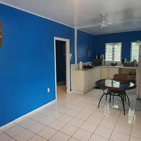 Lynn'S Getaway Guest House-2