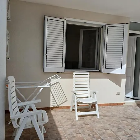 Regina Isabella Rooms-2
