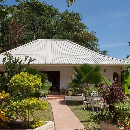 Etoile Labrine Guest House-3