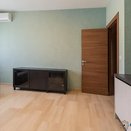 Einaudi Guesthouse By Apulia Accommodation-2