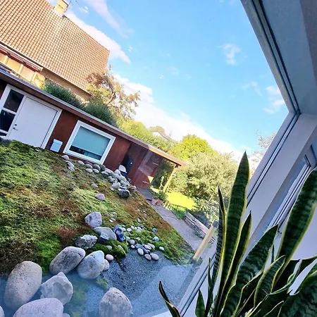 Guesthouse 'Blue House' In Vintage Villa&Garden-2