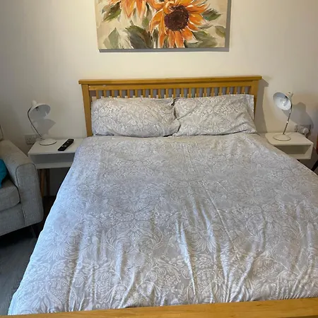 Apple Barn Guest House-3