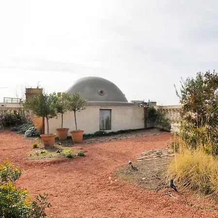 Hostal Porxos Garden-2