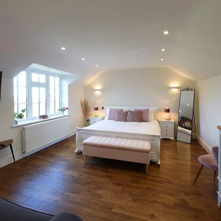 Hilltop Country House-3