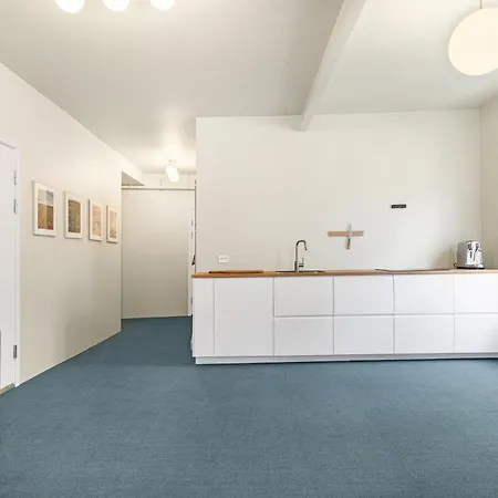 Central Guest House - Bedroom With Private Bathroom-3