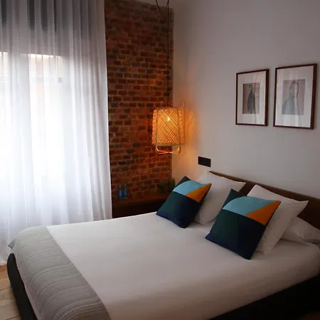 13 Suites-2