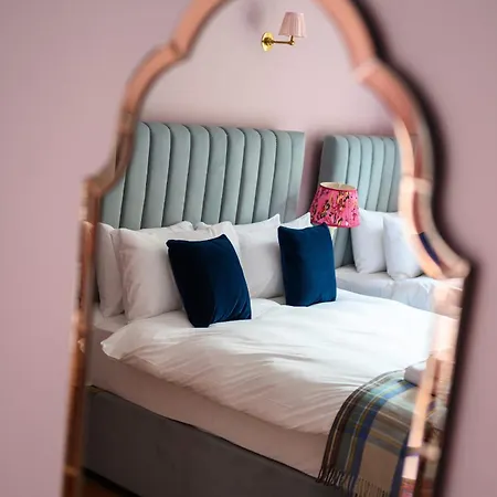 Queen Charlotte Guesthouse-2
