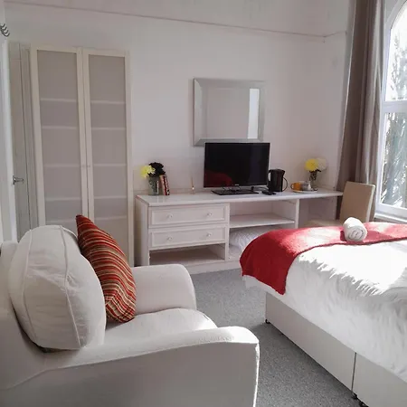 Singleton Short Stays R8-3
