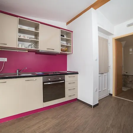 Villa Carmen Rooms & Apartments-2