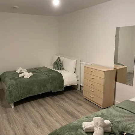 Lovely Triple And Quadruple Rooms In Euston & Square In Central London-2