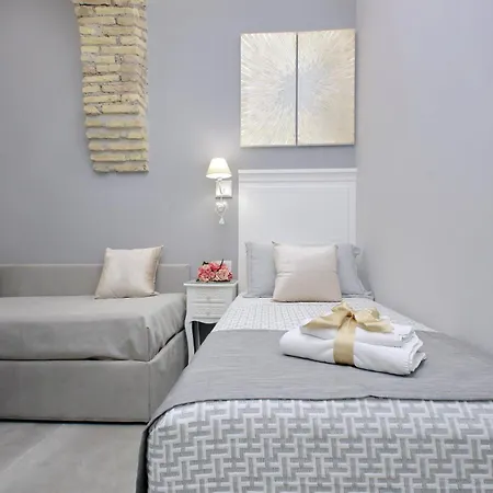 Roman Holiday Suites-3