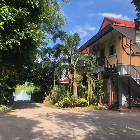 Ruen Thai Ban Rim Nam-2