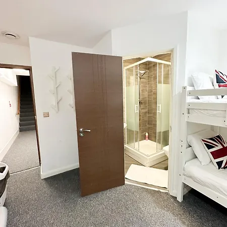 205 Earls Court Rooms-3