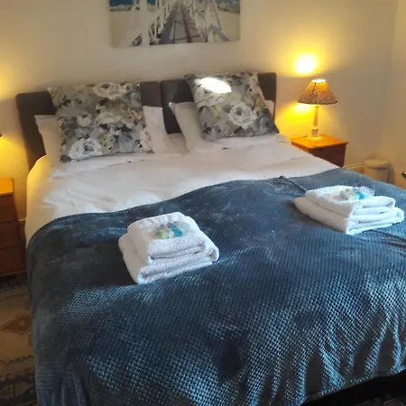 Sandsides Guest House-3